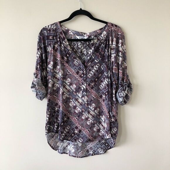 Bb DAKOTA - Abstract Lightweight half Button Top - Picture 1 of 7
